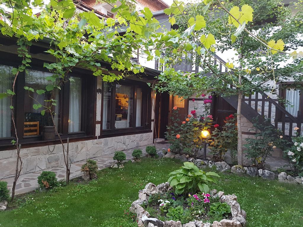 Trenchova Guest House Bansko Exterior foto